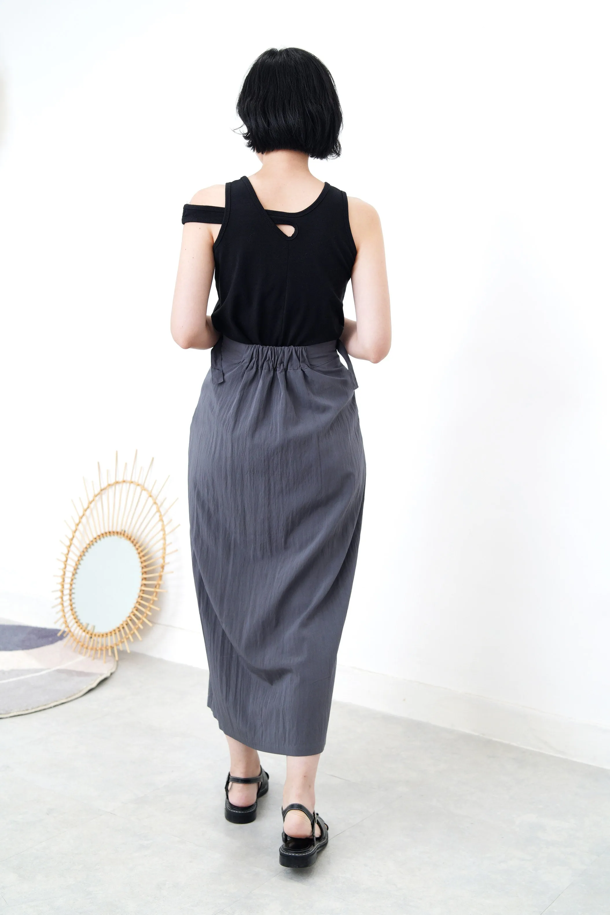 Black overlaping vest
