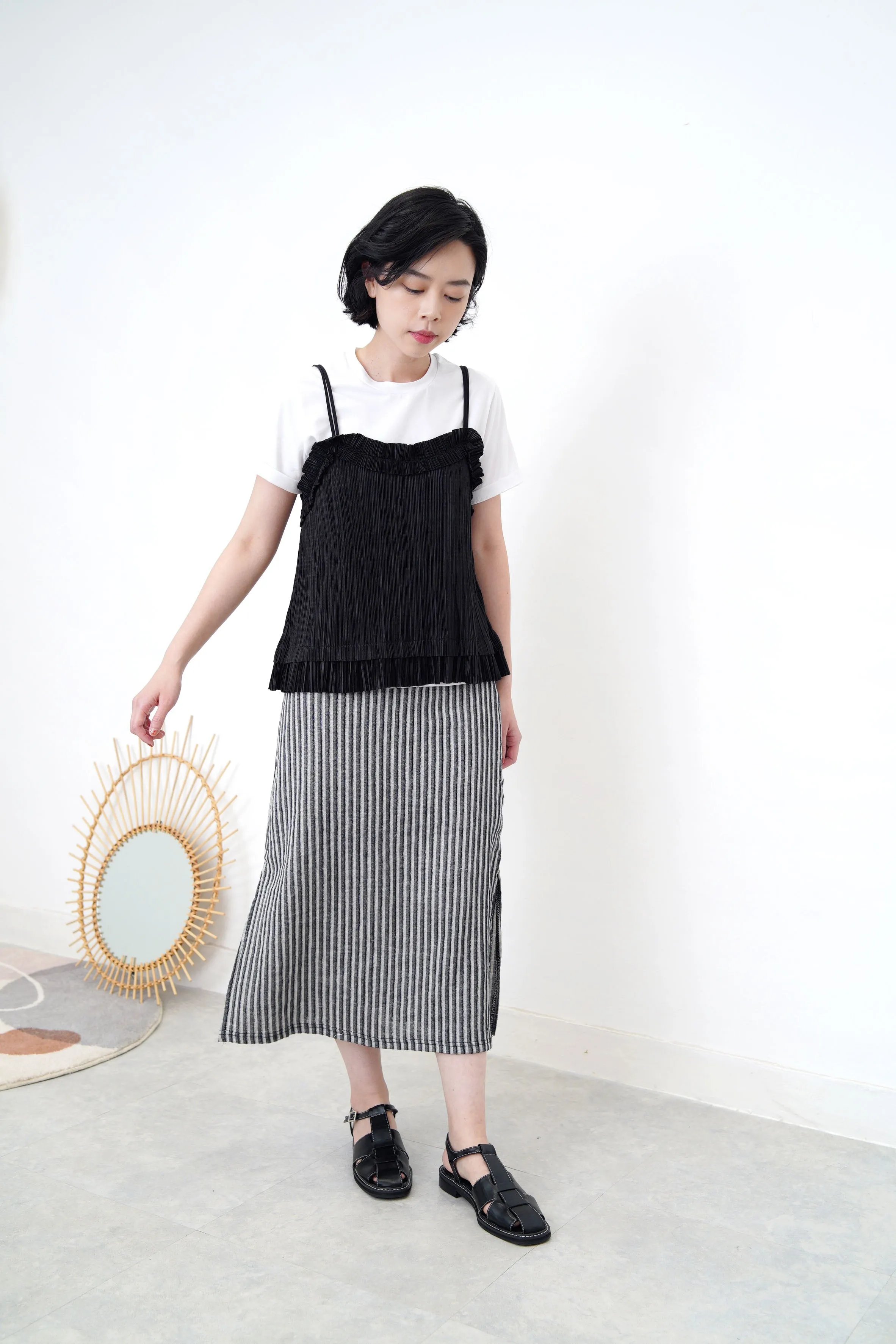 Black pleats texture cami top