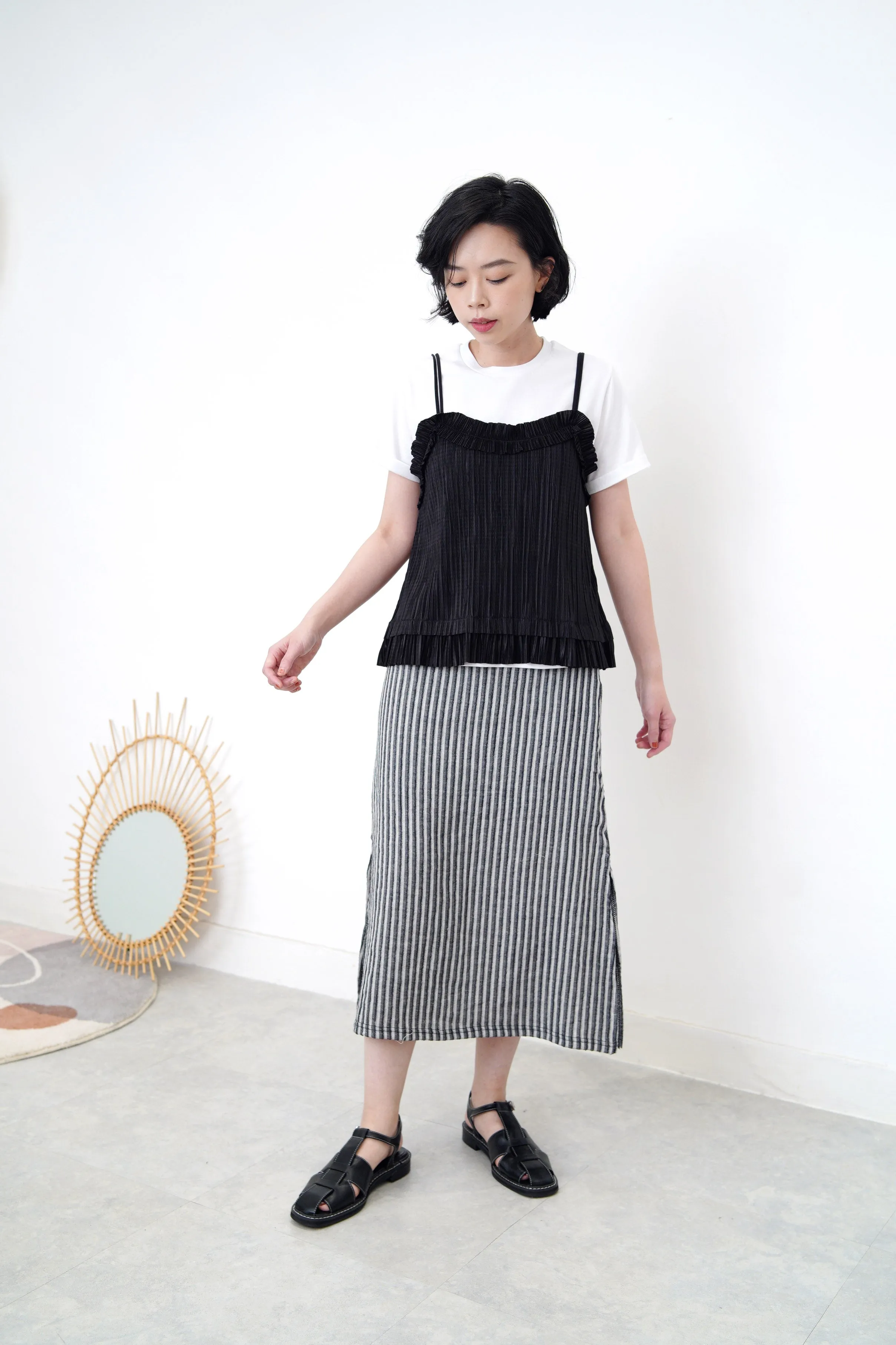 Black pleats texture cami top