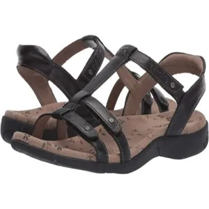 Trophy 2: Black Sandals